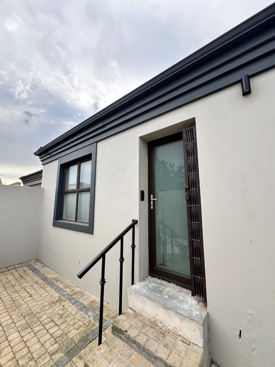 To Let 2 Bedroom Property for Rent in Sandown Western Cape